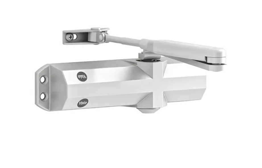 Samozatvárač Yale DC4500 strieborný s ramienkom - Novinky V.P.F.MEDIUM s.r.o. Stavebné a nábytkové kovanie